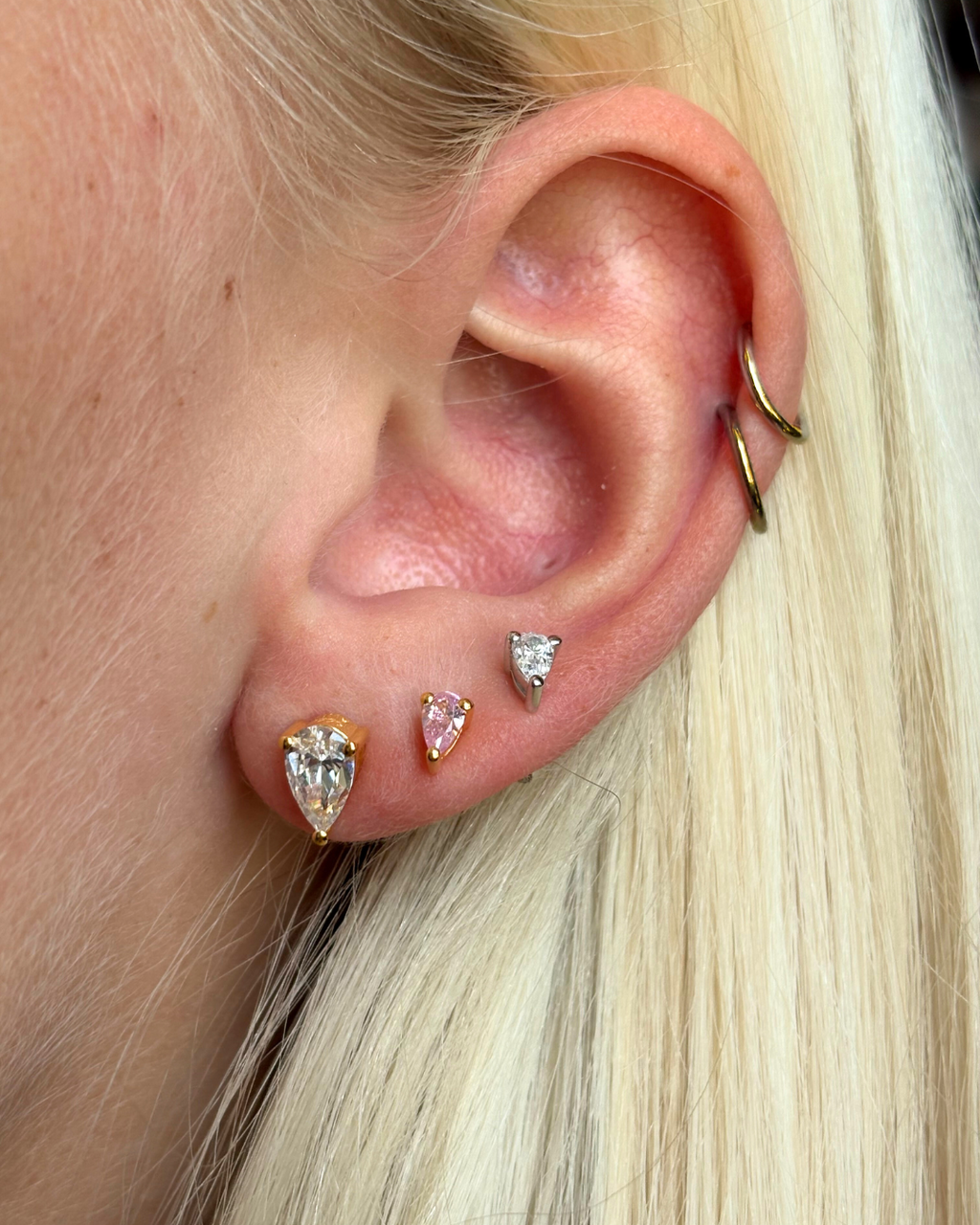 Drip Studs Eyrnalokkar - Pink