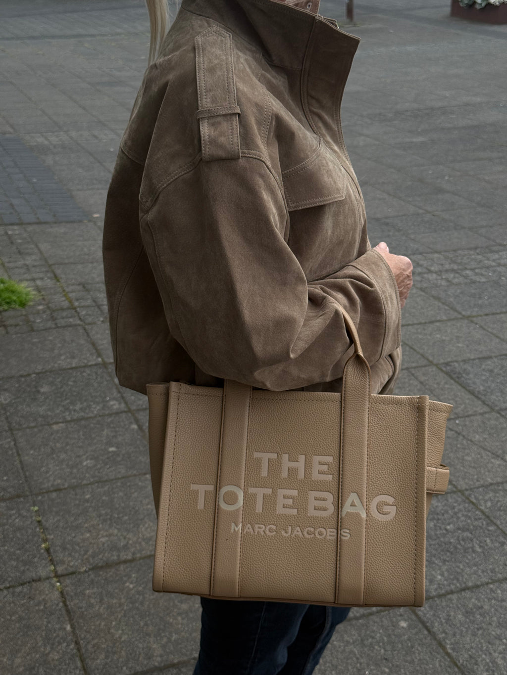 The Leather Tote Medium Tote - Camel - Leonard