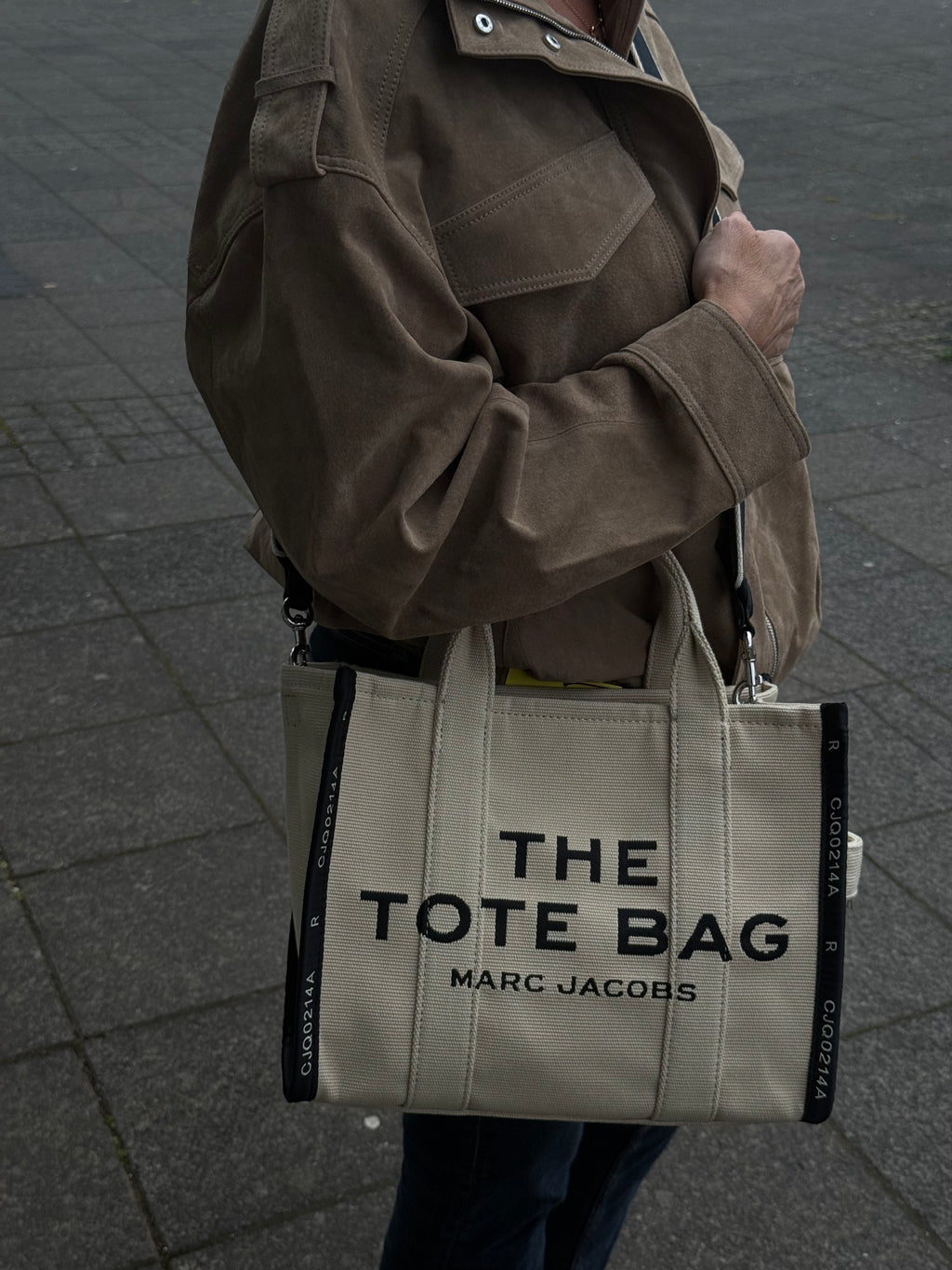 The Medium Tote Jacquard - Warm Sand
