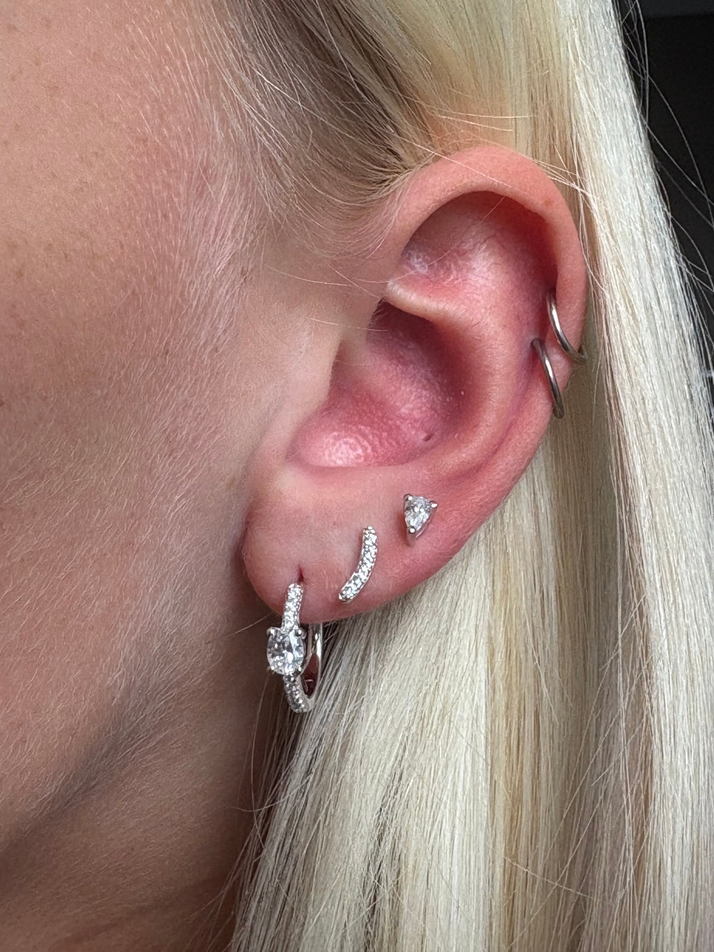 Row Studs Eyrnalokkar